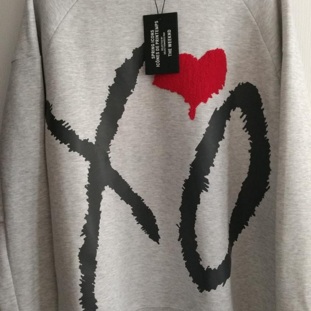 THE WEEKND XO SWEATSHIRT SOLD OUT